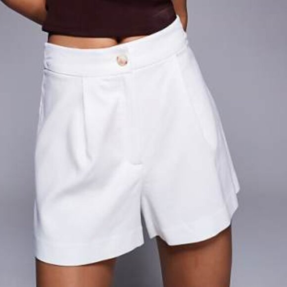 River Island linen mix tailored shorts in white - Picture 1 of 6